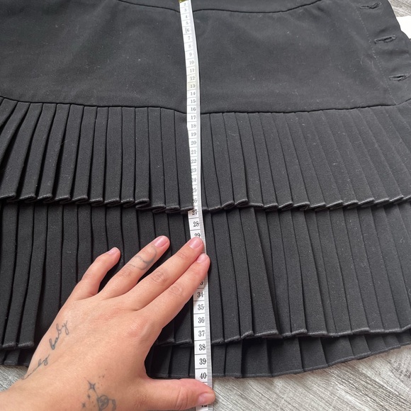 New with tag Black Short Skirt Preppy Vibe - Picture 4 of 6